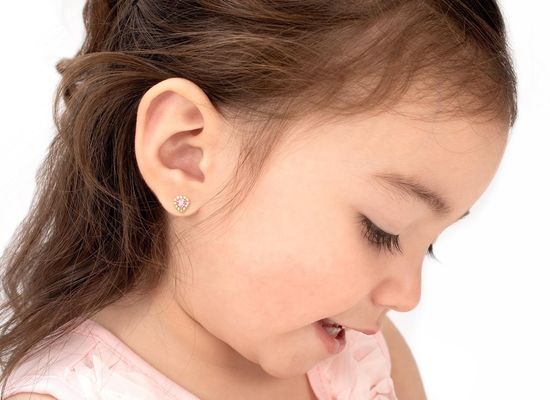 बच्चों के बढ़िया आभूषणों के लिए 925 स्टर्लिंग सिल्वर हार्ट शेप पिंक और व्हाइट CZ स्टड इयररिंग्स, पावे सेटिंग के साथ