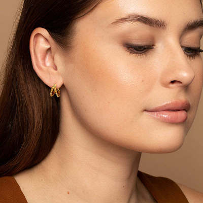 अनोखा 18K सोना पिरामिड 925 स्टर्लिंग चांदी डबल Huggies बालियां Chunky जलरोधक गहने