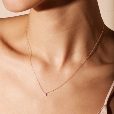 क्लासिक स्टाइल डिजाइन में लड़कियों के लिए डिस्क के आकार का छोटा 18K गोल्ड प्लेटेड CZ डायमंड हार