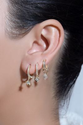 925 स्टर्लिंग सिल्वर मिनी स्टारबर्स्ट पेव CZ त्वरित और सुरक्षित शिपिंग के साथ Huggie झुमके