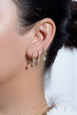 925 स्टर्लिंग सिल्वर मिनी स्टारबर्स्ट पेव CZ त्वरित और सुरक्षित शिपिंग के साथ Huggie झुमके