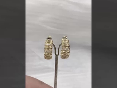 पर्यावरण के अनुकूल 18K सोने से ढंके मल्टी स्मॉल डॉट मोती महिलाओं के लिए बालिकाओं के लिए हुप बालियां 2021