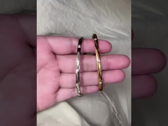 फैक्टरी से सीधे 925 स्टर्लिंग सिल्वर, पीतल और स्टेनलेस स्टील के आभूषण